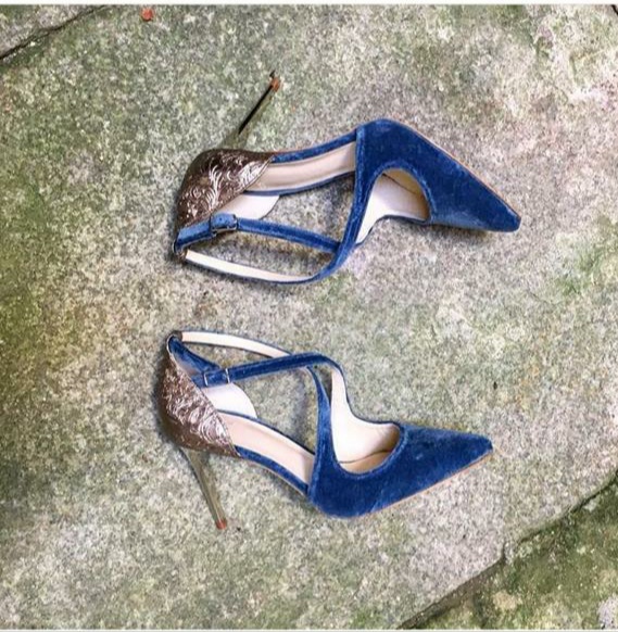 originales zapatos azules para novia o invitada